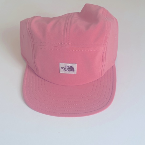The NorthFace Marina Camp Hat. It has a classic look with a new technica… - Picture 7 of 7
